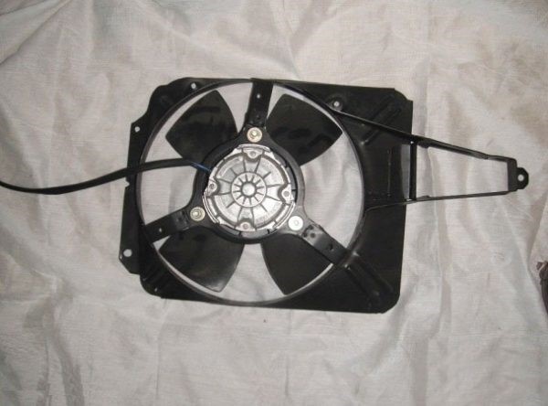 Демонтаж вентилятора системы охлаждения