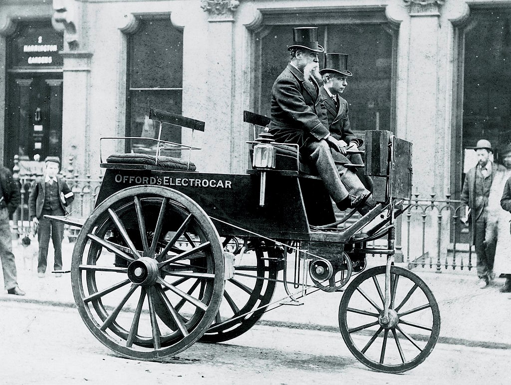 Электромобиль на улицах Лондона в 1896 году