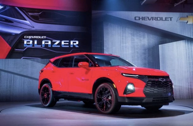 Обзор интерьера Chevrolet Blazer 2019: смелый дизайн внутри и снаружи
